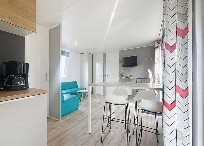 Holiday home Mobil-home Grand Confort 4 Pers, 2 Ch, Piscine Chauffee A 200m De La - Fr-1-361a-65 Jullouville-les-Pins